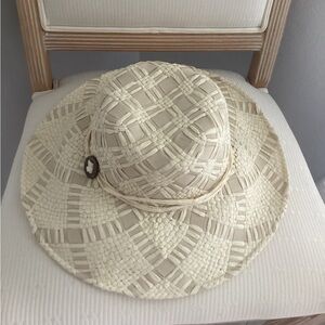 ☀️ ANGELA & WILLIAM Straw hat EUC Raffia and ribbon wide brim paper hat